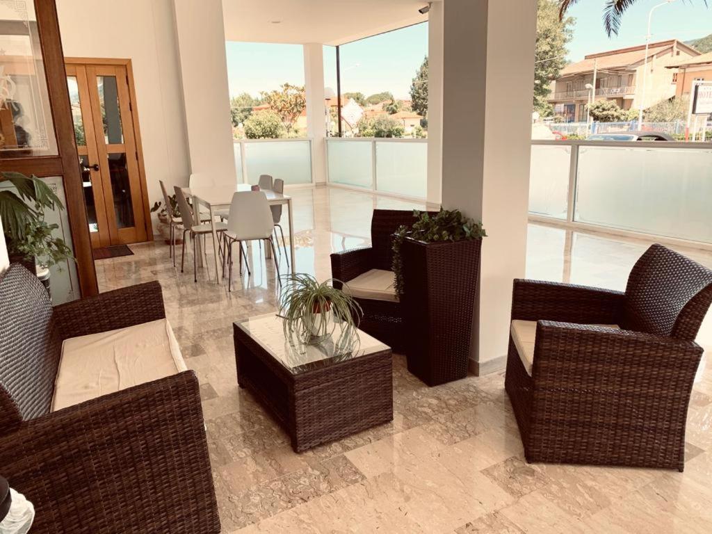 Hotel Vallisdea Sala Consilina Ngoại thất bức ảnh