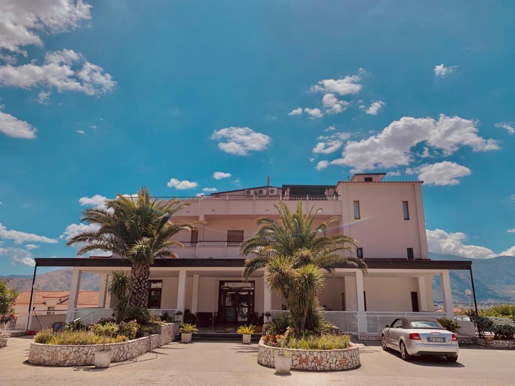 Hotel Vallisdea Sala Consilina Ngoại thất bức ảnh
