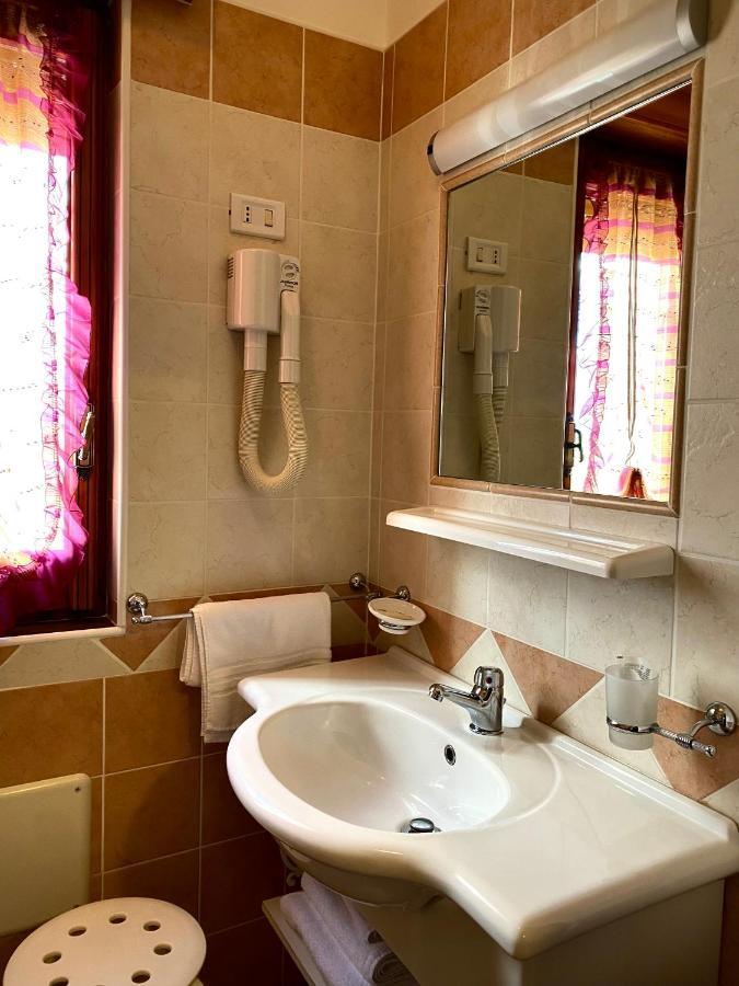 Hotel Vallisdea Sala Consilina Ngoại thất bức ảnh