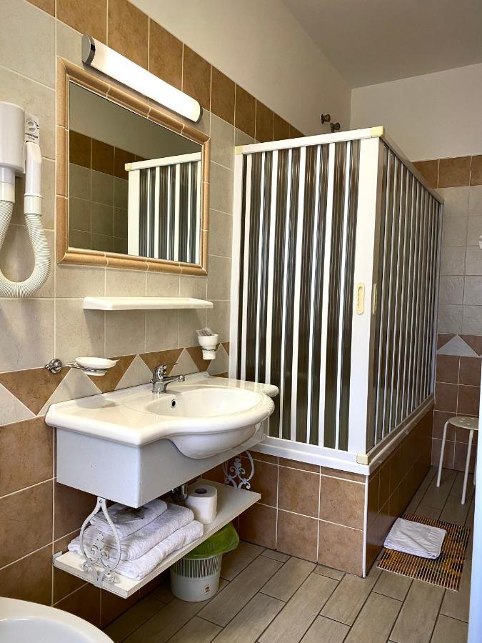 Hotel Vallisdea Sala Consilina Ngoại thất bức ảnh
