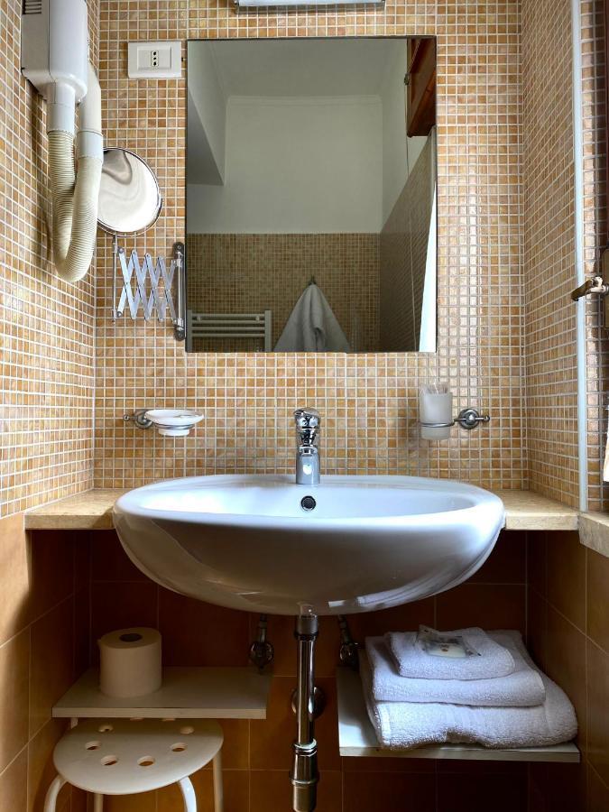 Hotel Vallisdea Sala Consilina Ngoại thất bức ảnh