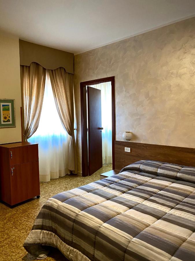Hotel Vallisdea Sala Consilina Ngoại thất bức ảnh