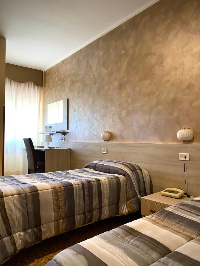 Hotel Vallisdea Sala Consilina Ngoại thất bức ảnh