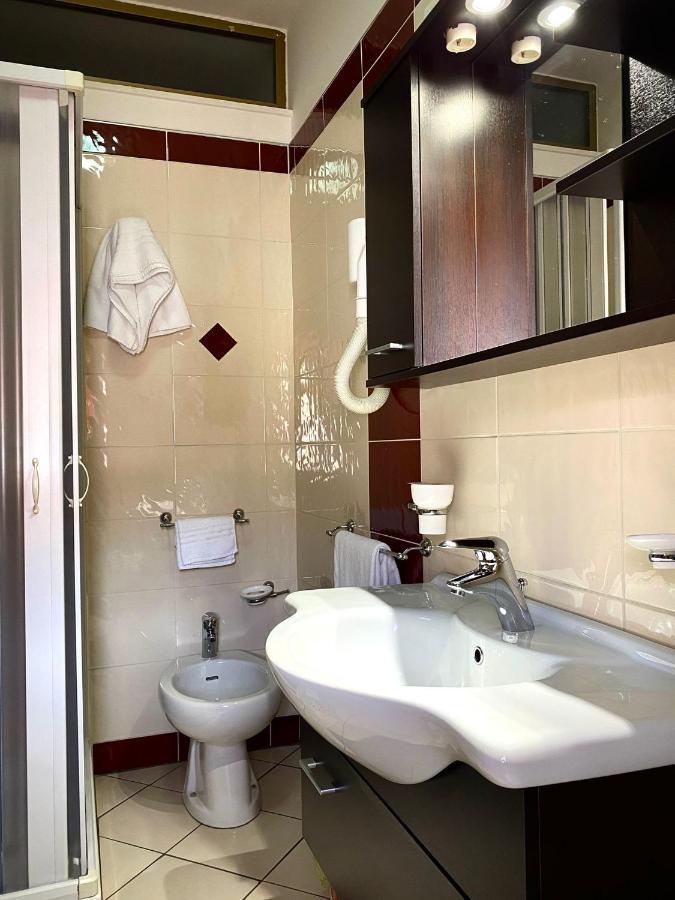 Hotel Vallisdea Sala Consilina Ngoại thất bức ảnh