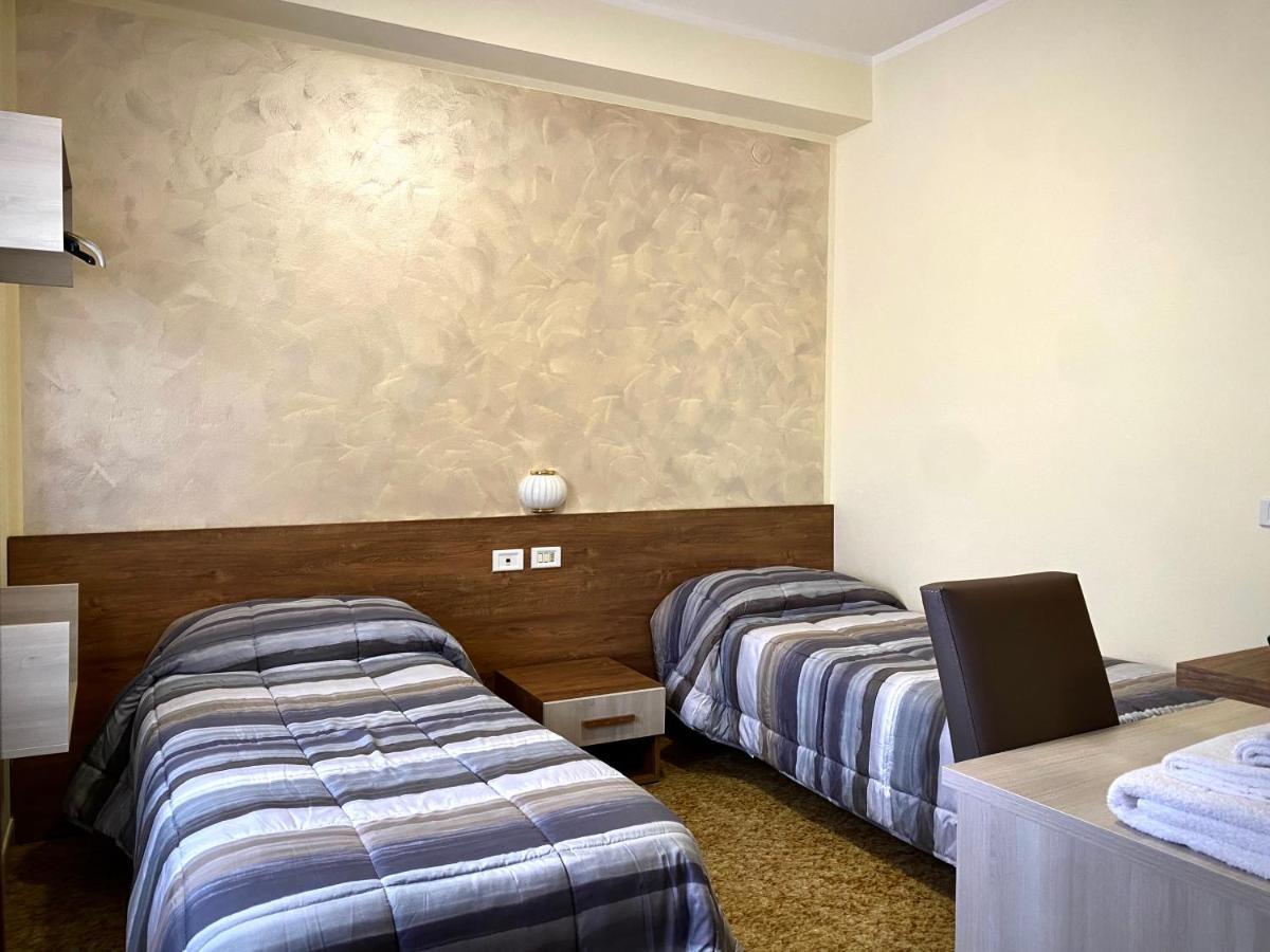 Hotel Vallisdea Sala Consilina Ngoại thất bức ảnh