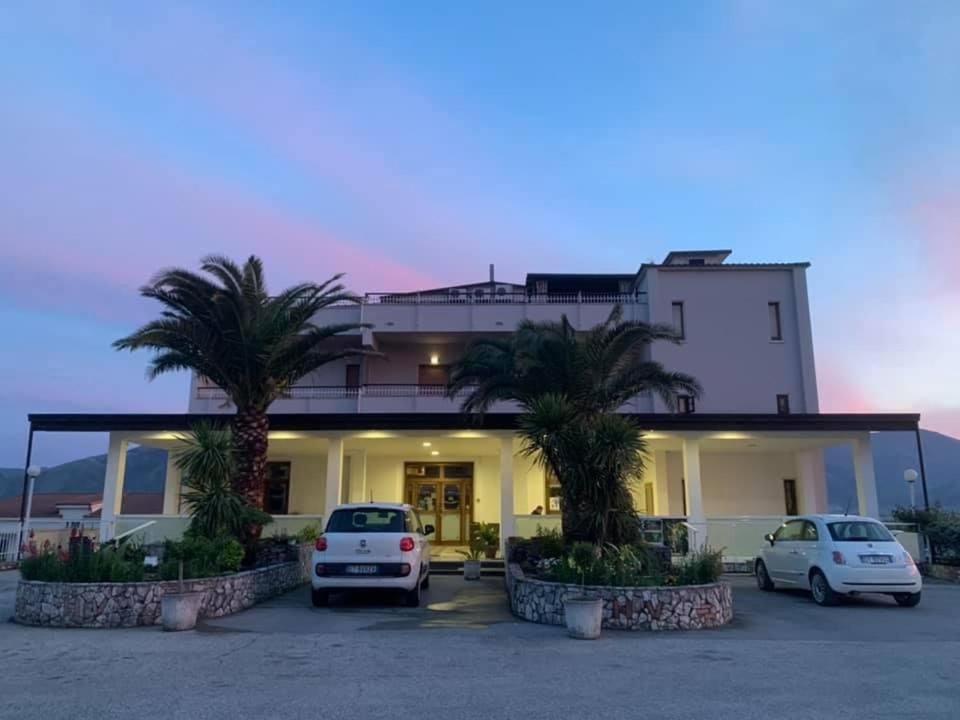 Hotel Vallisdea Sala Consilina Ngoại thất bức ảnh